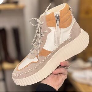 NWOB $165 Dolce Vita Daley Sneaker Taupe Multi Suede/Leather – Size 10